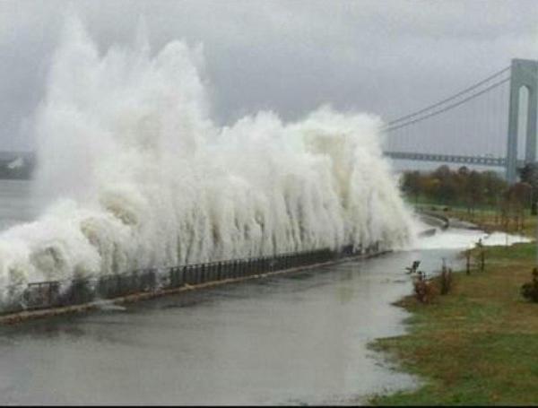 Δείτε εικόνες και βίντεο από τον τυφώνα SANDY. - Φωτογραφία 15