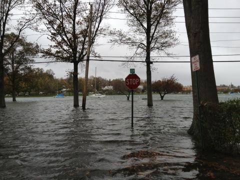 Δείτε εικόνες και βίντεο από τον τυφώνα SANDY. - Φωτογραφία 16