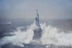 Δείτε εικόνες και βίντεο από τον τυφώνα SANDY.