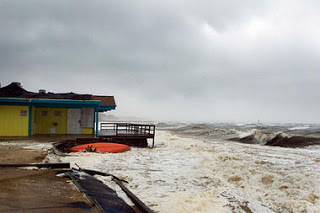 Η κοσμοπολίτικη Νέα Υόρκη στο έλεος του καταστροφικού τυφώνα Σάντι - Φωτογραφία 7