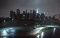 Ζωντανή εικόνα από Νέα Υόρκη..Βιβλικές εικόνες...Χωρίς ρεύμα η Νέα Υόρκη....17 τα θύματα του τυφώνα.