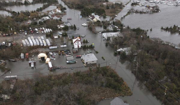 Καταστροφή και πένθος μετά τη Sandy – 48 οι νεκροί, φόβοι πως θα αυξηθεί ο απολογισμός – Τι άφησε πίσω του ο τυφώνας - Φωτογραφία 3