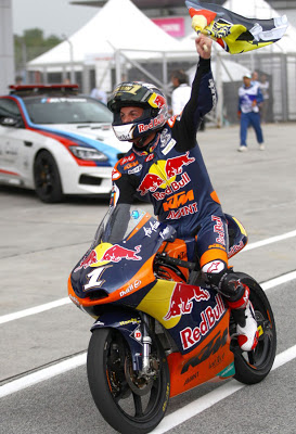 KTM Racing News: O Cortese παγκόσμιος πρωταθλητής Moto3! - Φωτογραφία 4
