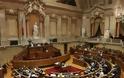 Πορτογαλία: Εγκρίθηκαν από τη Βουλή τα μέτρα λιτότητας για το 2013