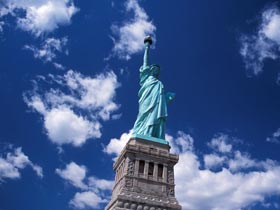 Ζημιές και στο άγαλμα της Ελευθερίας από την Σάντι;  (φωτο) - Φωτογραφία 1