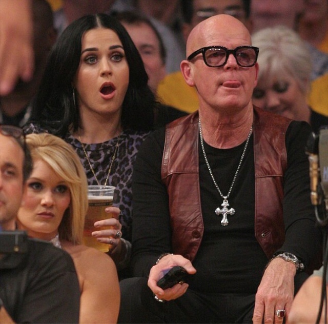 Η Katy Perry με τον πατέρα της και τον πρώην - Φωτογραφία 3