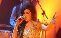 Amy Winehouse: Έκλεψαν το νυφικό της από το σπίτι στο οποίο πέθανε! - Φωτογραφία 3