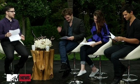 Kristen Stewart – Robert Pattinson: Η χαλαρή πρώτη κοινή συνέντευξη και το... ατυχές μασκάρεμα - Φωτογραφία 2