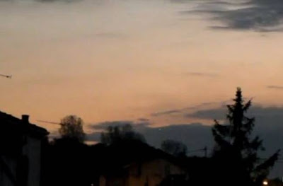 Βίντεο: UFO προσγειώνονται σε περιοχή της Γαλλίας - Φωτογραφία 1
