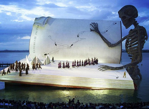 Η Όπερα στη λίμνη με τα χίλια… πρόσωπα! (ΦΩΤΟ) - Φωτογραφία 3