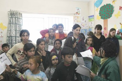 Απίστευτο! Γονείς στο Χαλάνδρι ψήφισαν να αποκλειστούν Ρομά μαθητές - Φωτογραφία 1