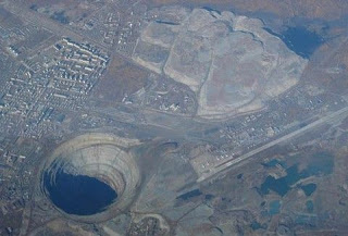 Δες το μεγαλύτερο αδαμαντορυχείο του κόσμου!!! (pics) - Φωτογραφία 1