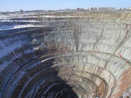 Δες το μεγαλύτερο αδαμαντορυχείο του κόσμου!!! (pics) - Φωτογραφία 8