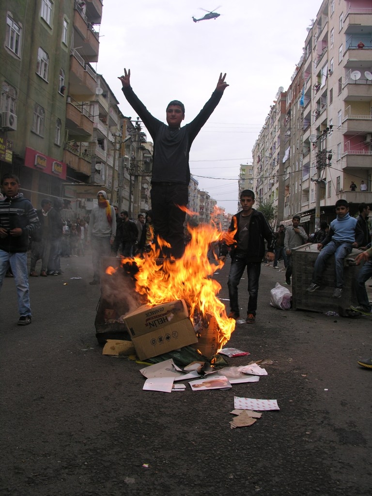 Διαδηλώσεις και στην Άγκυρα Συγκρούσεις στη νοτιοανατολική Τουρκία - Φωτογραφία 1