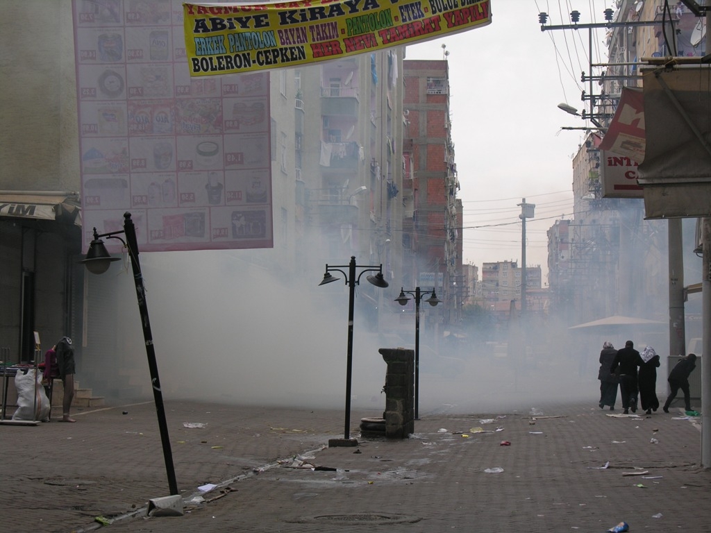 Διαδηλώσεις και στην Άγκυρα Συγκρούσεις στη νοτιοανατολική Τουρκία - Φωτογραφία 2