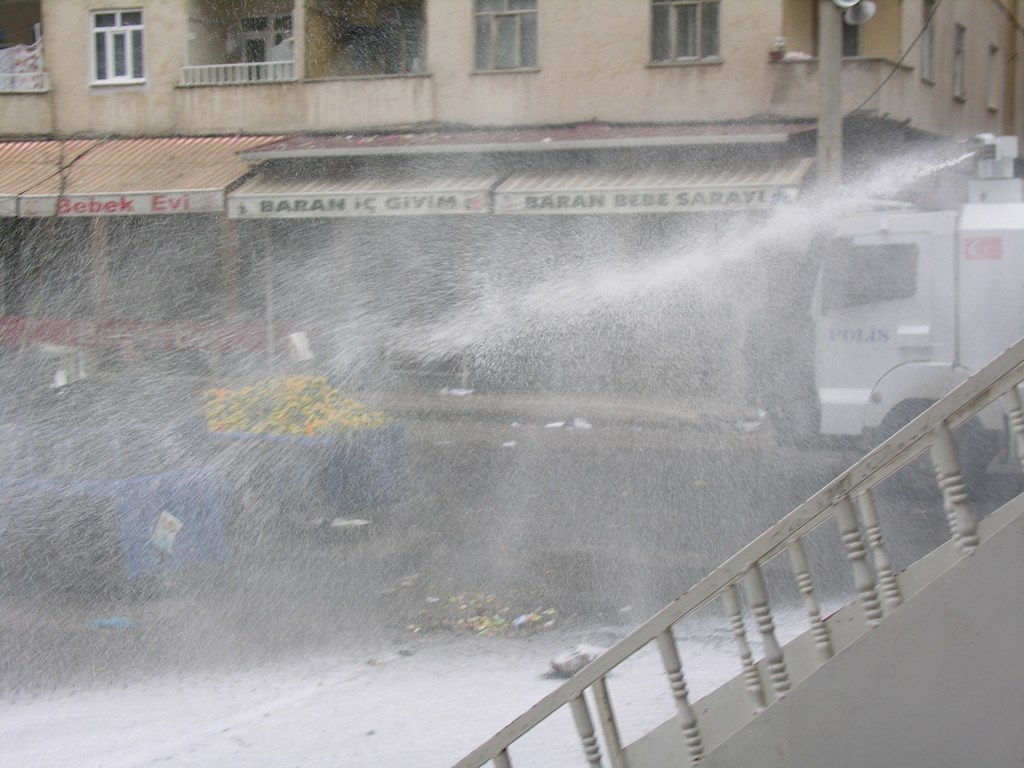 Διαδηλώσεις και στην Άγκυρα Συγκρούσεις στη νοτιοανατολική Τουρκία - Φωτογραφία 4