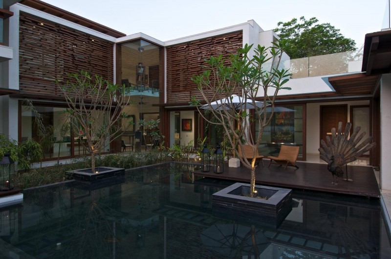 Courtyard House από τους Hiren Patel Architects - Φωτογραφία 2