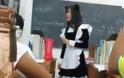 Σέξι καμαριέρα ντύθηκε καθηγήτρια προκειμένου να πείσει τους μαθητές να διαβάσουν (ΦΩΤΟ)