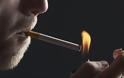 Οι καπνιστές απουσιάζουν συχνότερα από τη δουλειά τους