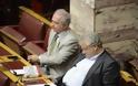 ΑΠΙΣΤΕΥΤΗ ΦΩΤΟ: Κοιμούνται στη Βουλή ενώ συζητάνε για μνημόνια!