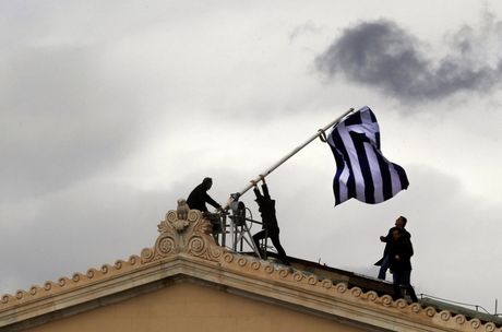 Ποια είναι η πολιτικο-οικονομική κατάσταση στην Ελλάδα. Πως αντιδρά η Ευρωπαϊκή Ένωση σύμφωνα με τη βρετανική Guardian - Φωτογραφία 1