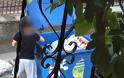ΕIKONEΣ - ΣΟΚ: Νεαρός ψάχνει για φαγητό στα σκουπίδια στο Αγρίνιο - Φωτογραφία 2