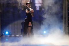 Rihanna: Τραγούδησε φορώντας ζαρτιέρες και άναψε φωτιές στη σκηνή!