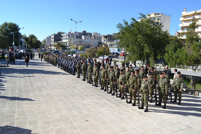 Ο ΣΤΡΑΤΟΣ  ΑΠΟΧΑΙΡΕΤΗΣΕ ΤΟΝ ΙΕΡΑΡΧΗ ΤΗΣ ΡΟΔΟΠΗΣ  ΤΙΜΩΝΤΑΣ ΤΟΝ ΜΕ ΚΑΘΟΛΙΚΗ ΠΑΡΟΥΣΙΑ ΚΑΙ ΜΙΚΤΟ ΑΓΗΜΑ - Φωτογραφία 8