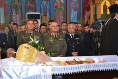 Ο ΣΤΡΑΤΟΣ  ΑΠΟΧΑΙΡΕΤΗΣΕ ΤΟΝ ΙΕΡΑΡΧΗ ΤΗΣ ΡΟΔΟΠΗΣ  ΤΙΜΩΝΤΑΣ ΤΟΝ ΜΕ ΚΑΘΟΛΙΚΗ ΠΑΡΟΥΣΙΑ ΚΑΙ ΜΙΚΤΟ ΑΓΗΜΑ