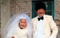 101 ετών ο γαμπρός, 103 η νύφη! - Φωτογραφία 2