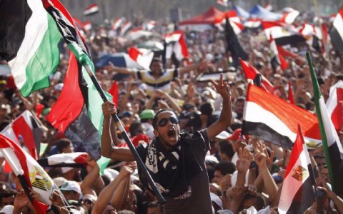 Αιγύπτος..«Το Κοράνι βρίσκεται υπεράνω του Συντάγματος-Εφαρμόστε τη Σαρία» ήταν τα συνθήματα στη σημερινή συγκέντρωση στην πλατεία Ταχίρ.. - Φωτογραφία 1