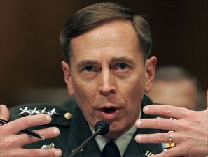 Παραιτήθηκε ο διευθυντής της CIA λόγω απιστίας - Φωτογραφία 1