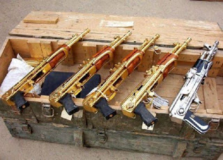 ΣΑΝΤΑΜ ΧΟΥΣΕΪΝ  Δείτε τη συλλογή του από όπλα φτιαγμένα από ατόφιο χρυσάφι! - Φωτογραφία 5