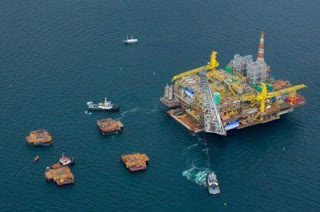 Πιάνει λιμάνι το σκάφος που θα ερευνήσει για πετρέλαιο στην Κρήτη - Φωτογραφία 1