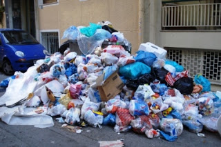 «Bουνά» τα σκουπίδια - Φωτογραφία 3