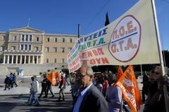 «Bουνά» τα σκουπίδια