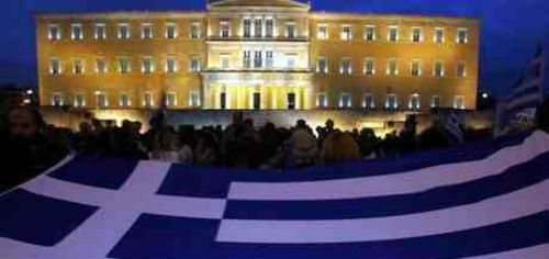 FT: «Μόνον οι Έλληνες μπορούν να ξαναχτίσουν την Ελλάδα» - Φωτογραφία 1