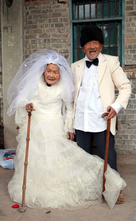 Ο γαμπρός ετών 101, η νύφη ετών 103 - Φωτογραφία 2