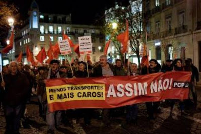 Πορτογαλία:Στους δρόμους οι ένστολοι - Φωτογραφία 1