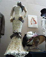 Χρυσό το φόρεμα της Judy Garland από τον Μάγο του Οζ - Φωτογραφία 3