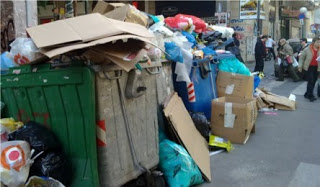 4.500 τόνοι σκουπιδιών πνίγουν την Αθήνα - Φωτογραφία 1