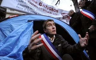 Γάλλος δήμαρχος σε απεργία πείνας με αίτημα άμεση χρηματοδότηση - Φωτογραφία 1