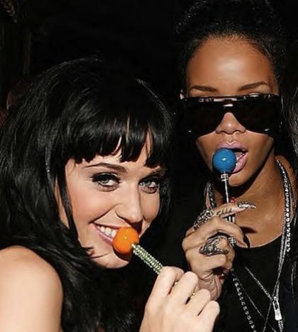 Rihanna- Katy Perry: το ιστορικό μίας φιλίας που κατέληξε σε μαλλιοτράβηγμα - Φωτογραφία 1
