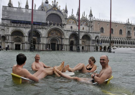 Βενετία-Η πλωτή πολιτεία - «Βούλιαξε» κάτω από ενάμιση μέτρο νερού [εικόνες] - Φωτογραφία 5