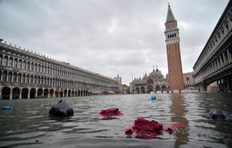 Βενετία-Η πλωτή πολιτεία - «Βούλιαξε» κάτω από ενάμιση μέτρο νερού [εικόνες] - Φωτογραφία 7