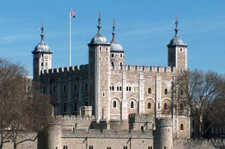 Εκλάπησαν κλειδιά από τον Πύργο του Λονδίνου - Κίνδυνος για τα σκήπτρα της βασίλισσας Ελισσάβετ Β' - Φωτογραφία 1