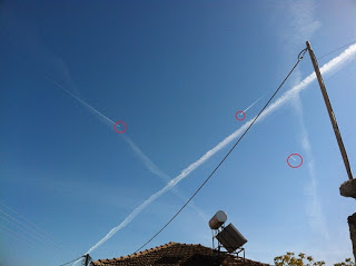Αναγνώστης στέλνει φωτογραφίες με αεροψεκασμούς στην Ημαθία - Φωτογραφία 1