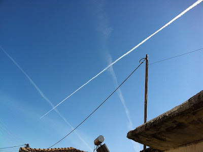 Αναγνώστης στέλνει φωτογραφίες με αεροψεκασμούς στην Ημαθία - Φωτογραφία 4