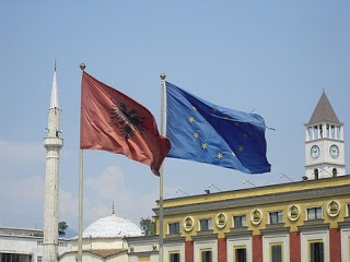 81 εκ. ευρώ από την ΕΕ στην Αλβανία - Φωτογραφία 1