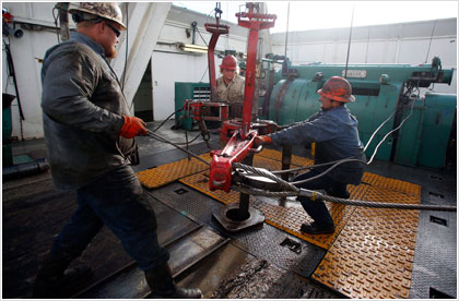 IEA: Oι ΗΠΑ πρώτη πετρελαιοπαραγωγός χώρα έως το 2020 - Φωτογραφία 1